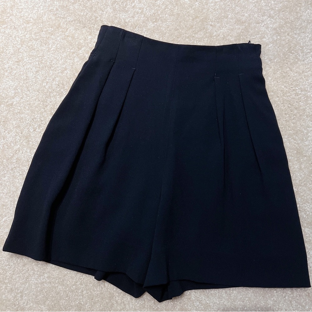 Aritzia Babaton Black Plated Shorts sz 00